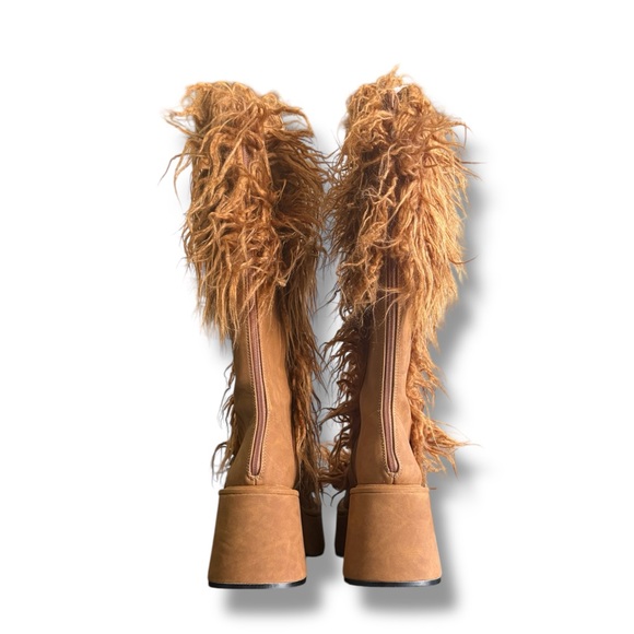 DollsKill | NWB Current Mood Bratz Y2K Platform Yasmin Brown Fur Boots - Picture 3 of 9